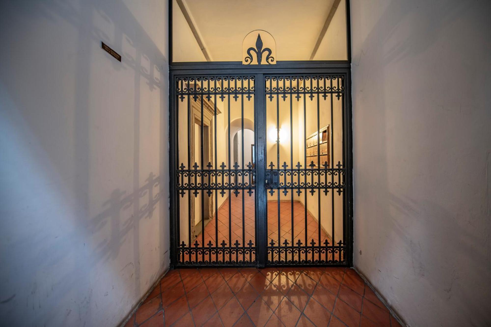 Mamo Florence - Borgo San Jacopo Apartment Buitenkant foto